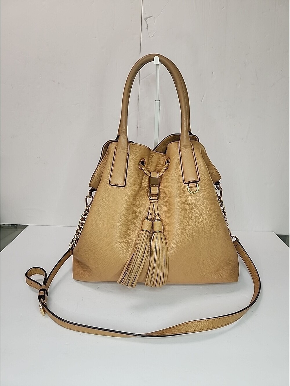 MICHAEL KORS Camden Satchel Crossbody Bag Tan Camel Tassel Lthr Drawstring Gold